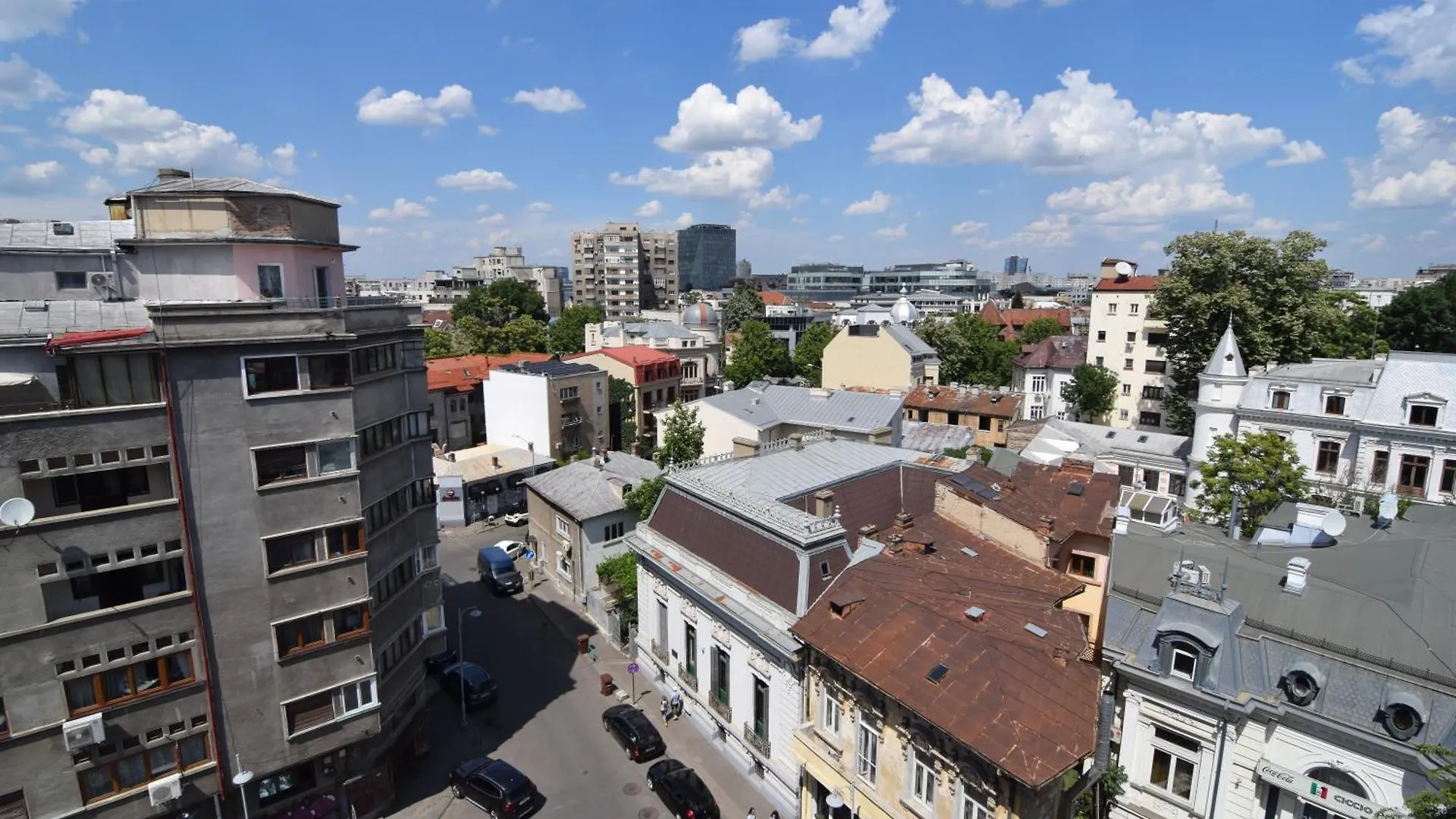 公寓 Studio Over The Houses 布加勒斯特