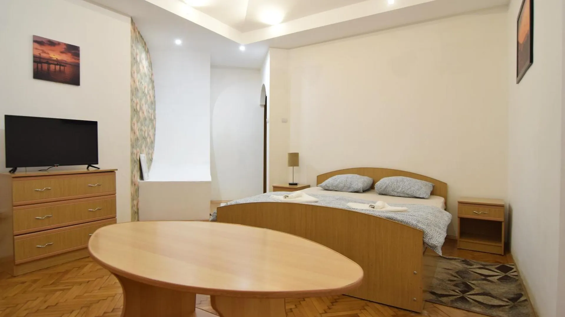 公寓 Studio Over The Houses 布加勒斯特 罗马尼亚